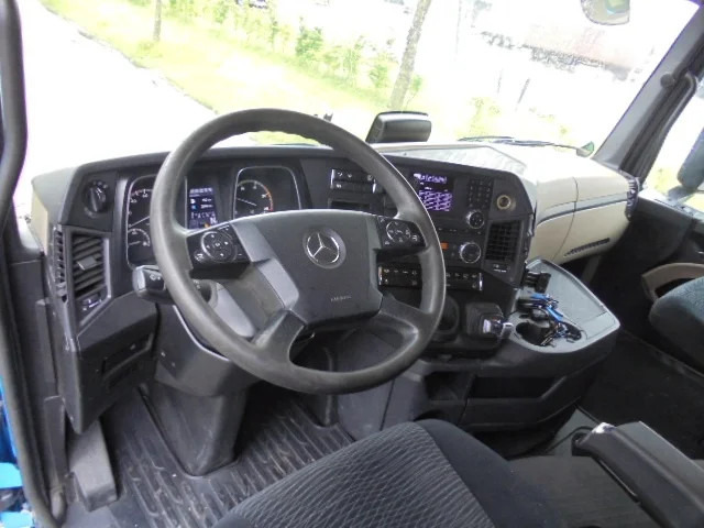 Tractor unit Mercedes-Benz Actros 1842 LS EUR6: picture 10