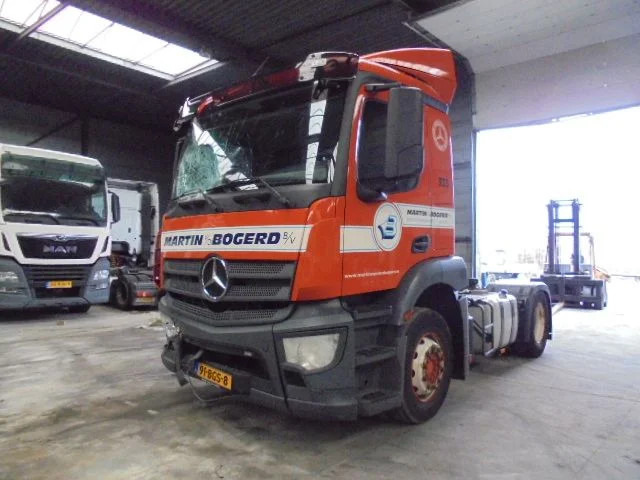 Mercedes-Benz Antos 1832 CABINE SCHADE - Tractor unit: picture 1 Mercedes-Benz Antos 1832 CABINE SCHADE - Tractor unit: picture 1