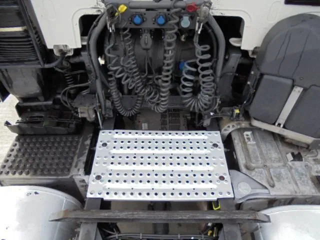 Tractor unit Volvo FH 420 MEGA NL TRUCK APK /TUV 01-05-2026: picture 9 Tractor unit Volvo FH 420 MEGA NL TRUCK APK /TUV 01-05-2026: picture 9