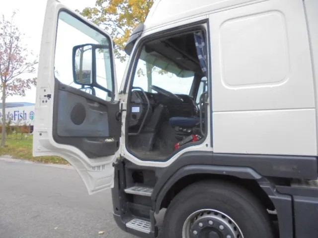 Volvo FM 400 GLOBETROTTER ADR NL TRUCK - Tractor unit: picture 5 Volvo FM 400 GLOBETROTTER ADR NL TRUCK - Tractor unit: picture 5