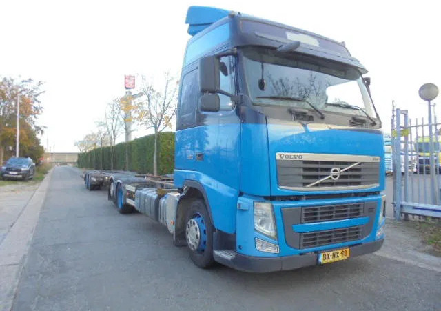 Volvo FH 420 6X2 NL TRUCK - Container transporter/ Swap body truck: picture 3 Volvo FH 420 6X2 NL TRUCK - Container transporter/ Swap body truck: picture 3