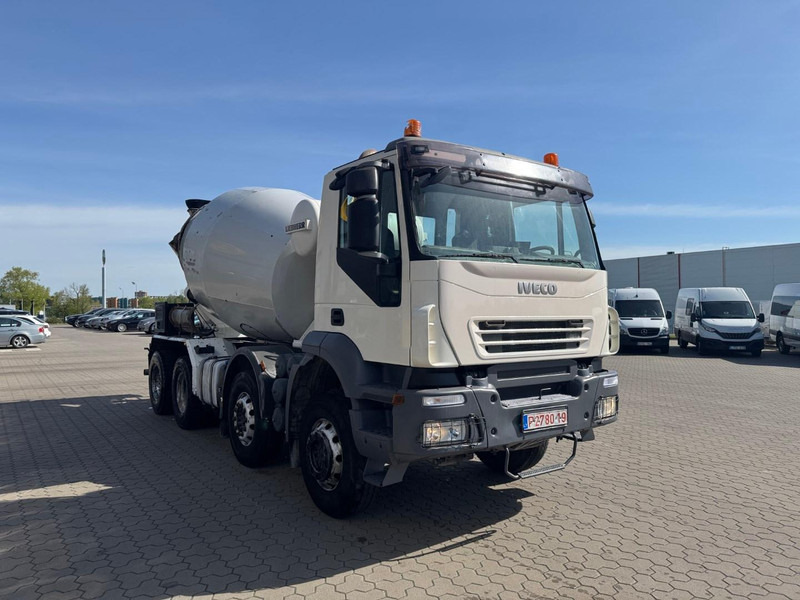 Iveco Trakker 410 - Concrete mixer truck: picture 2 Iveco Trakker 410 - Concrete mixer truck: picture 2