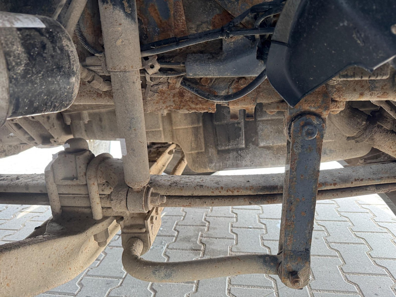 Tractor unit Scania 114 L 380: picture 9
