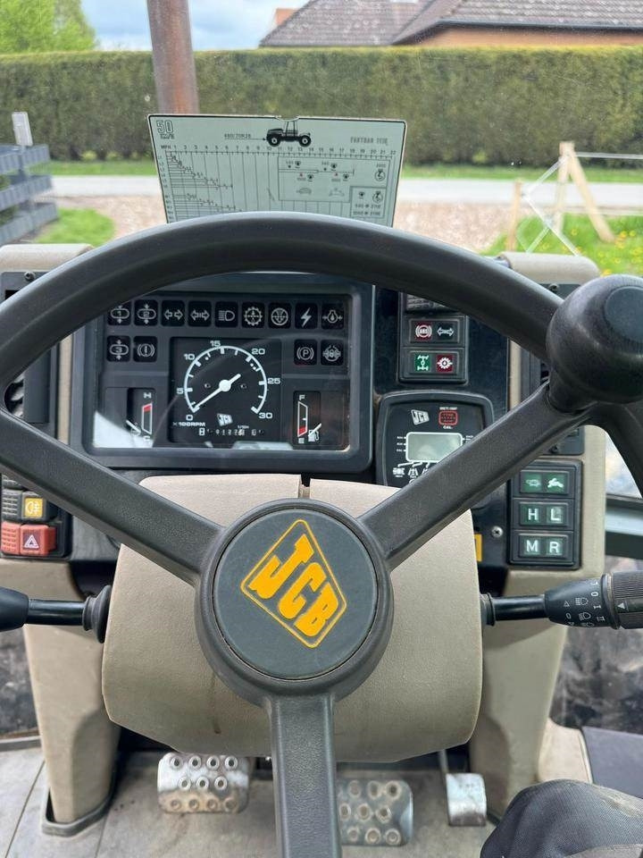 Farm tractor JCB Fastrac 1115: picture 9