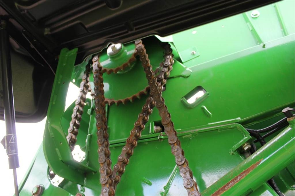 John Deere 990 - Round baler: picture 4 John Deere 990 - Round baler: picture 4