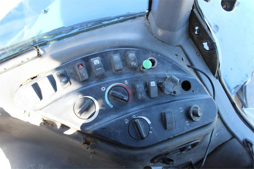 Leasing of New Holland T8020  New Holland T8020: picture 11