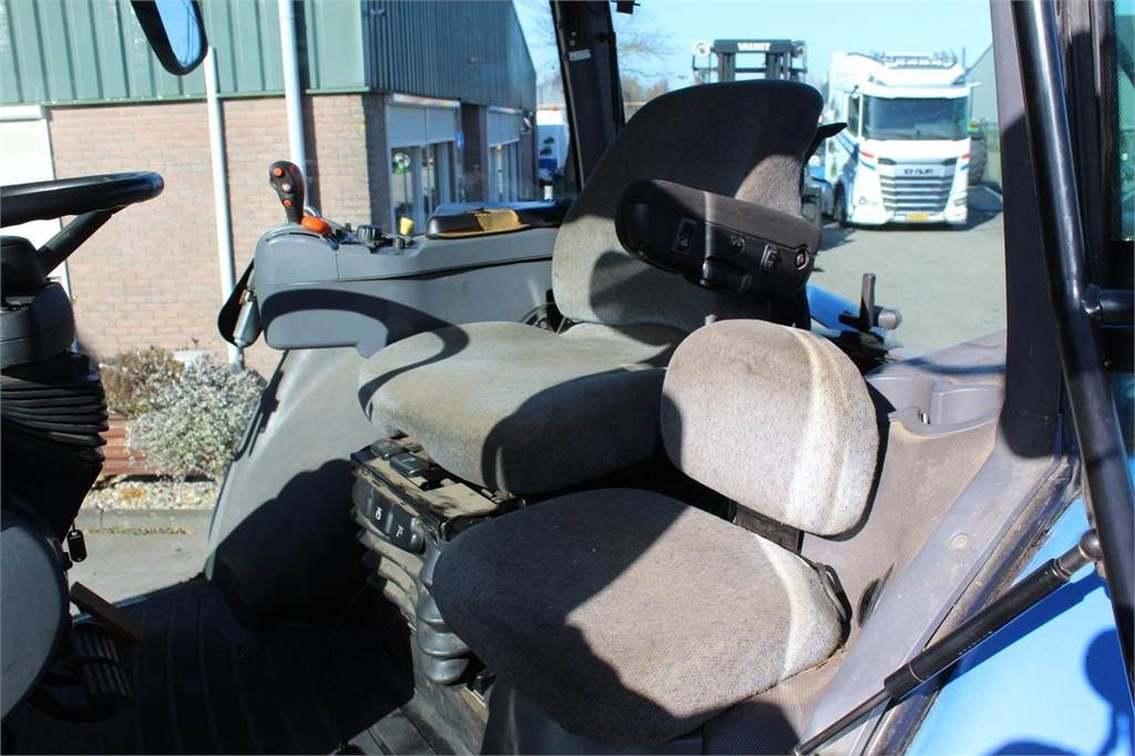 Leasing of New Holland T8020  New Holland T8020: picture 9