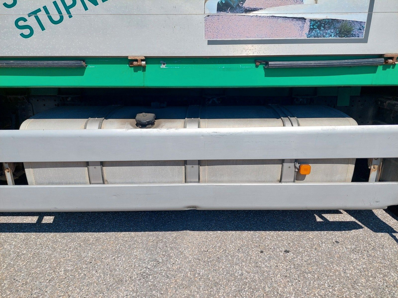 Dropside/ Flatbed truck MAN TGA 26.430 LL 6x2-2: picture 8 Dropside/ Flatbed truck MAN TGA 26.430 LL 6x2-2: picture 8