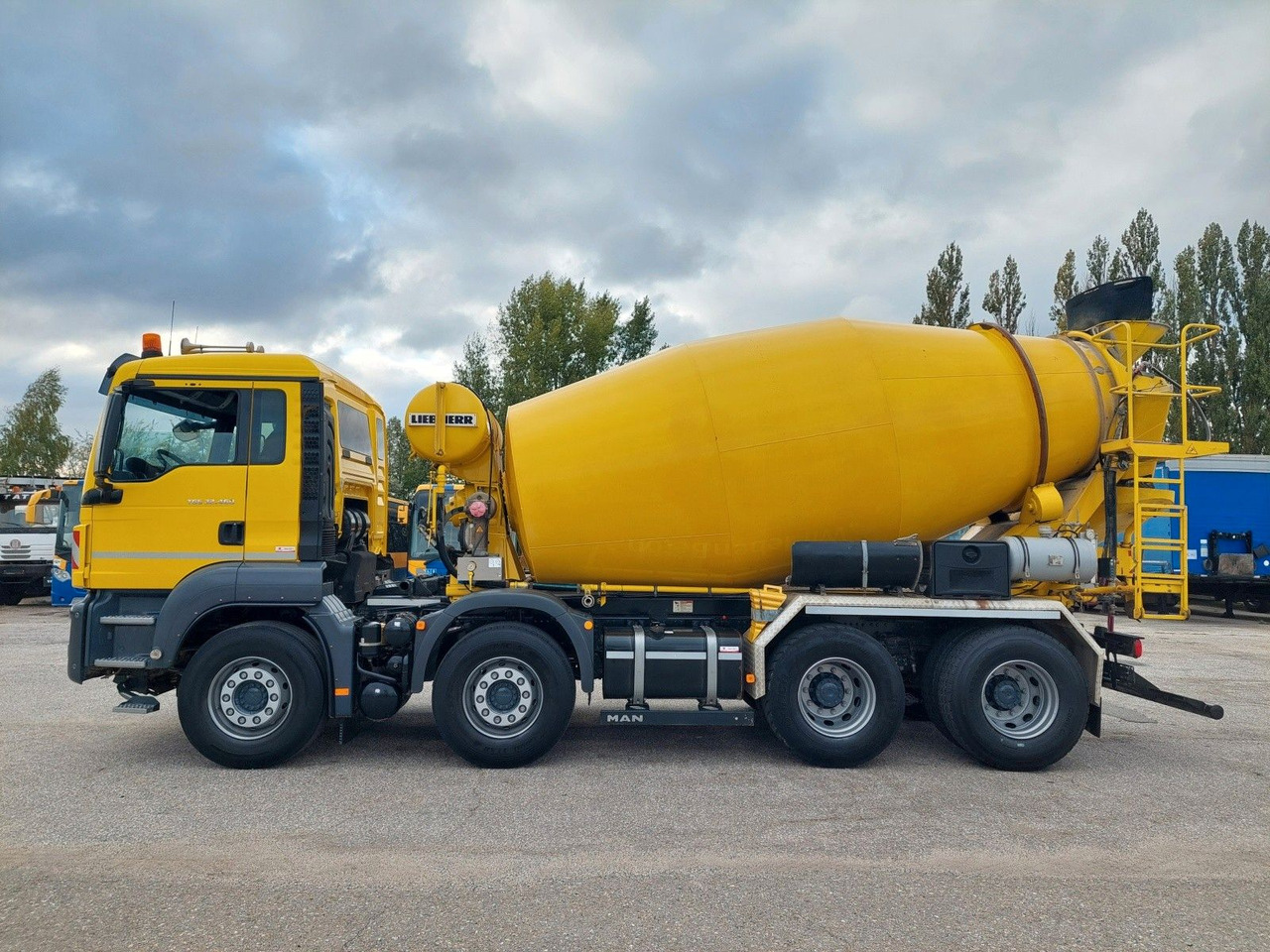 MAN TGS 32.460 8X4 BB Liebherr 9 m³ - Concrete mixer truck: picture 5 MAN TGS 32.460 8X4 BB Liebherr 9 m³ - Concrete mixer truck: picture 5