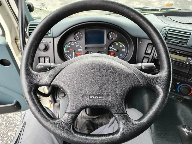 Interior photo 2: Box truck DAF CF 65.220 CASE - D'HOLLANDIA 2000 KG - 269200 KM