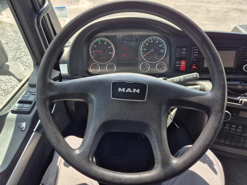 Refrigerator truck MAN TGS 18.320 COOLING TRUCK - D'HOLLANDIA TAILLIFT: picture 10