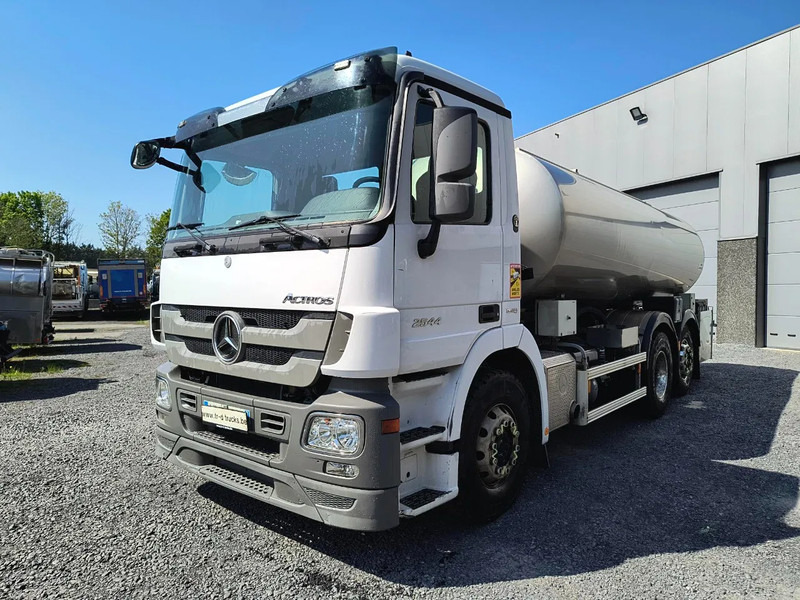 Mercedes-Benz Actros 2544 INSULATED INOX TANK 15000L - Tank truck: picture 1 Mercedes-Benz Actros 2544 INSULATED INOX TANK 15000L - Tank truck: picture 1