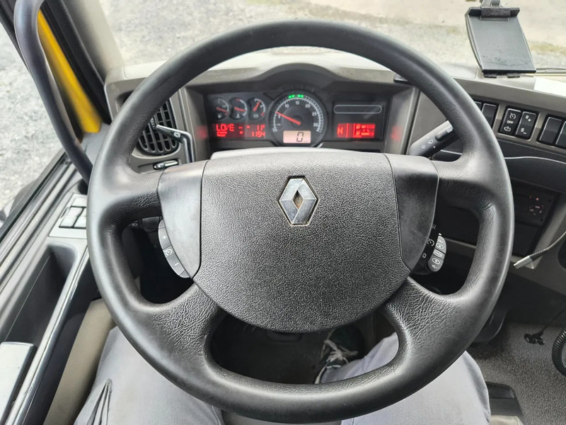 Interior photo 2: Leasing of Renault Premium 270 DXI 13500L FUEL/CARBURANT - 4 COMP Renault Premium 270 DXI 13500L FUEL/CARBURANT - 4 COMP