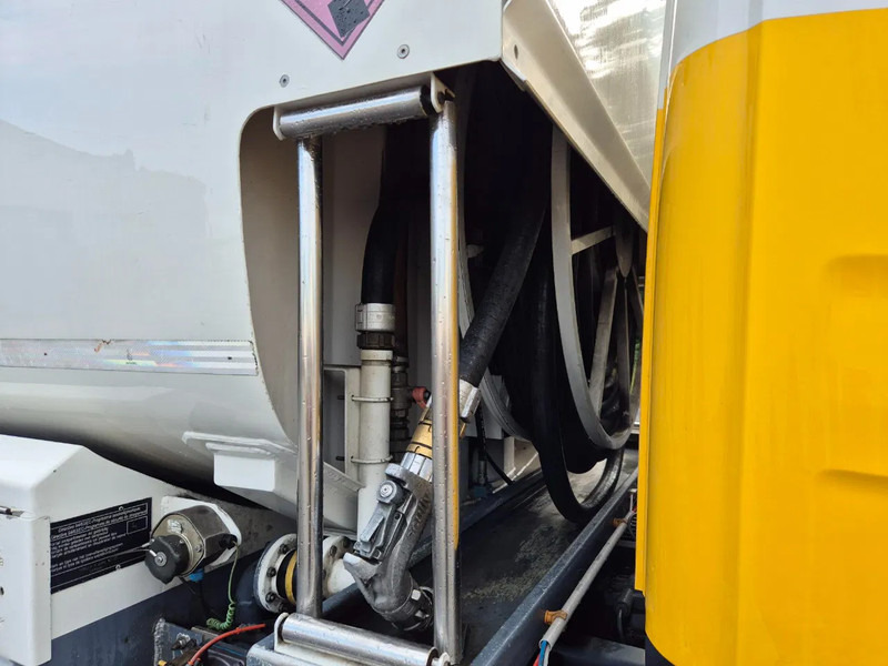 Tank truck for transportation of fuel Scania P270 FUEL / CARBURANT 14000L - 4 COMP: picture 15 Tank truck for transportation of fuel Scania P270 FUEL / CARBURANT 14000L - 4 COMP: picture 15