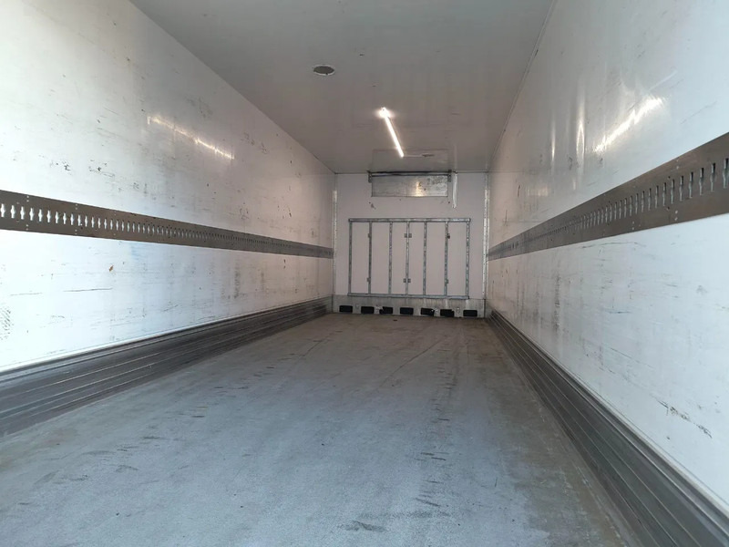 Box truck Volvo FM 370 INSULATED BOX - LIFT/STEERING AXLE - BICOOL AIRCO: picture 14