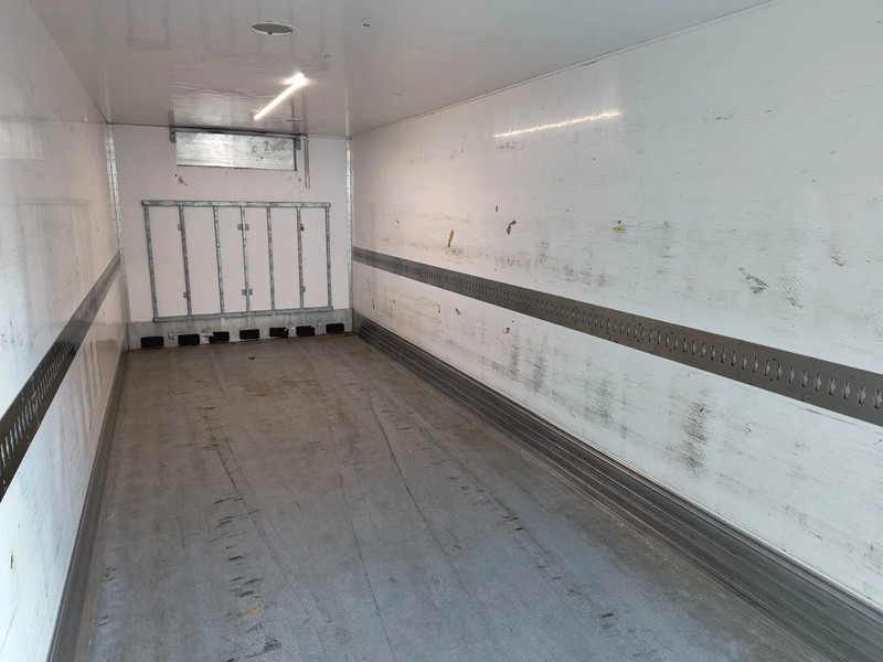 Box truck Volvo FM 370 INSULATED BOX - LIFT/STEERING AXLE - BICOOL AIRCO: picture 16
