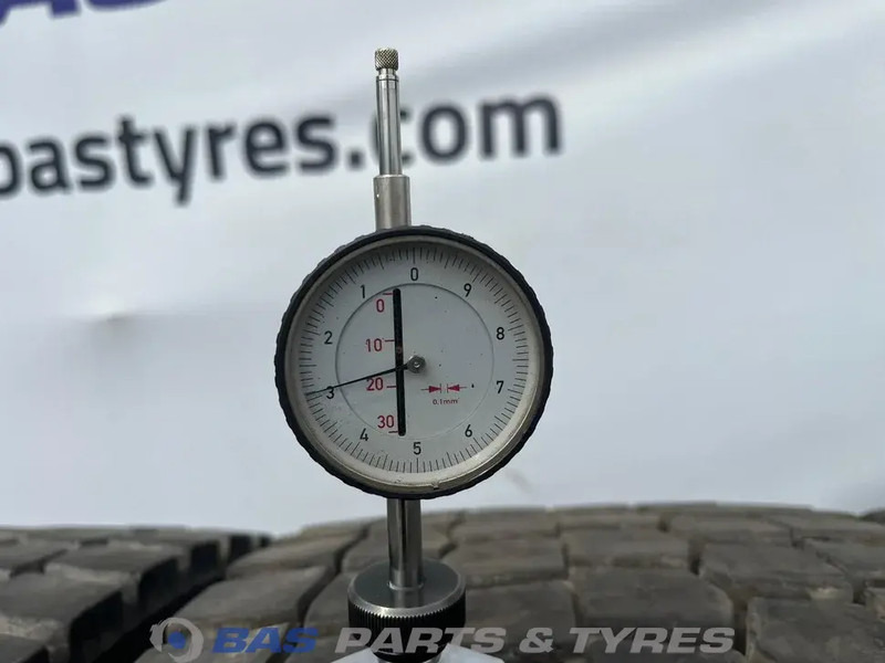 Bridgestone Bridgestone 315/80R22.5 R-DRIVE 001 156/154 M+S 3PMSF gebruikte set - Tire for Truck: picture 3 Bridgestone Bridgestone 315/80R22.5 R-DRIVE 001 156/154 M+S 3PMSF gebruikte set - Tire for Truck: picture 3
