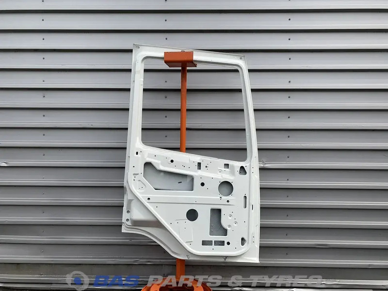 DAF CF (Meerdere types) Portier Links DAF 1836599 - Door and parts for Truck: picture 2 DAF CF (Meerdere types) Portier Links DAF 1836599 - Door and parts for Truck: picture 2