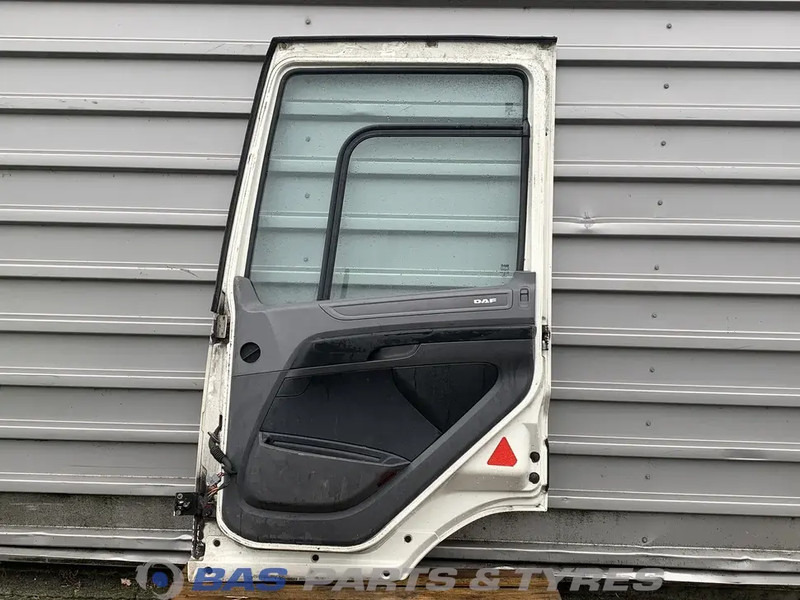 DAF CF (Meerdere types) Portier Rechts DAF 1355334 - Door and parts for Truck: picture 2 DAF CF (Meerdere types) Portier Rechts DAF 1355334 - Door and parts for Truck: picture 2