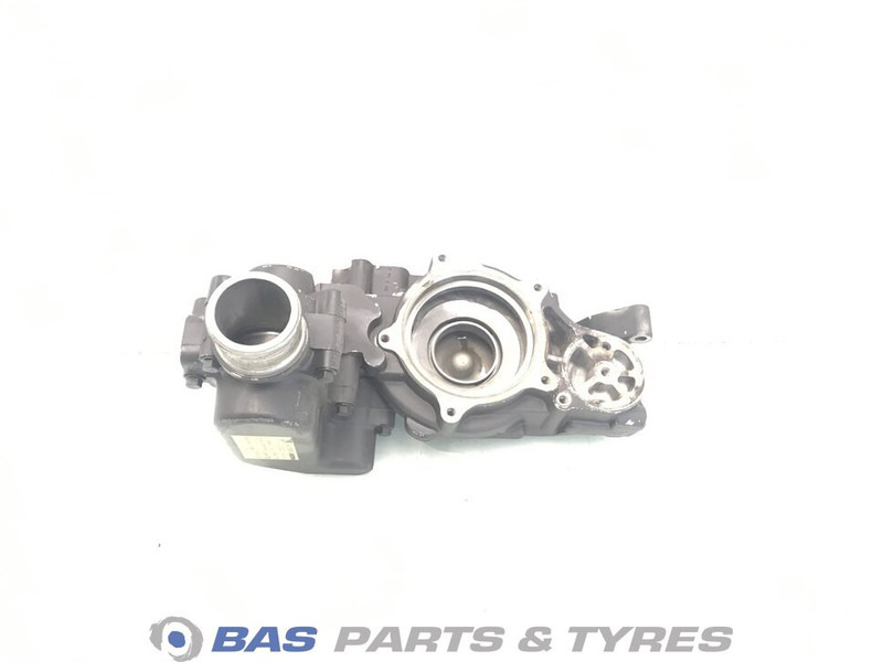 DAF Koelvloeistofpomp DAF 1913604 - Coolant pump for Truck: picture 1 DAF Koelvloeistofpomp DAF 1913604 - Coolant pump for Truck: picture 1