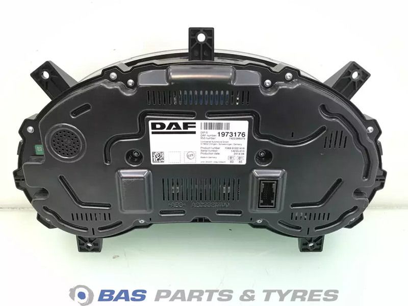DAF LF Euro 6 Instrumentenpaneel DAF 1952906 - Dashboard for Truck: picture 2 DAF LF Euro 6 Instrumentenpaneel DAF 1952906 - Dashboard for Truck: picture 2