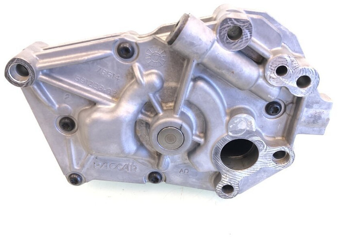 DAF  - Oil pump for Truck: picture 2 DAF  - Oil pump for Truck: picture 2