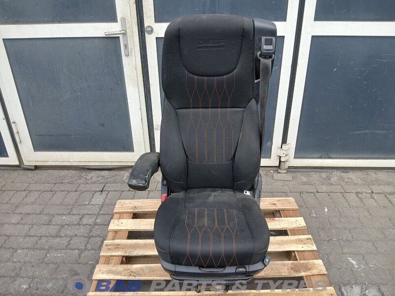 DAF XF106 Bestuurdersstoel DAF 2104652 - Seat for Truck: picture 1 DAF XF106 Bestuurdersstoel DAF 2104652 - Seat for Truck: picture 1