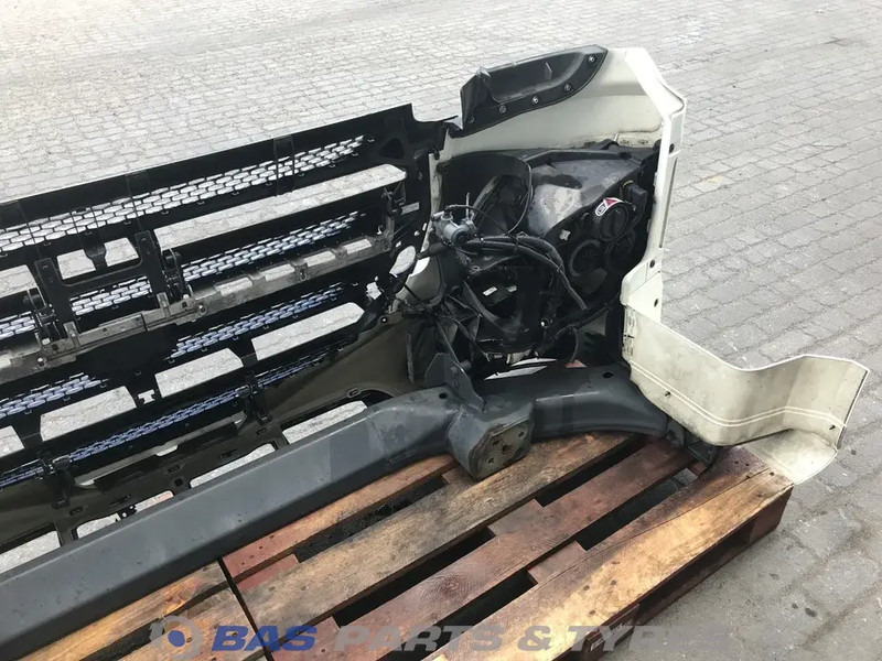DAF XF106 Bumper DAF 2033875 - Bumper for Truck: picture 5 DAF XF106 Bumper DAF 2033875 - Bumper for Truck: picture 5