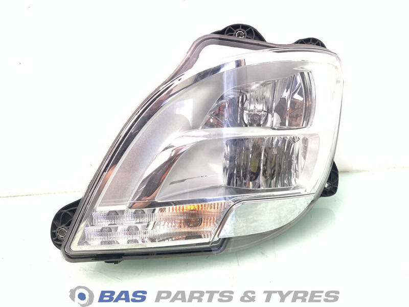 DAF XF106 - Headlight for Truck: picture 1 DAF XF106 - Headlight for Truck: picture 1