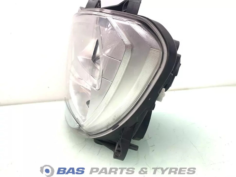 DAF XF106 - Headlight for Truck: picture 2 DAF XF106 - Headlight for Truck: picture 2