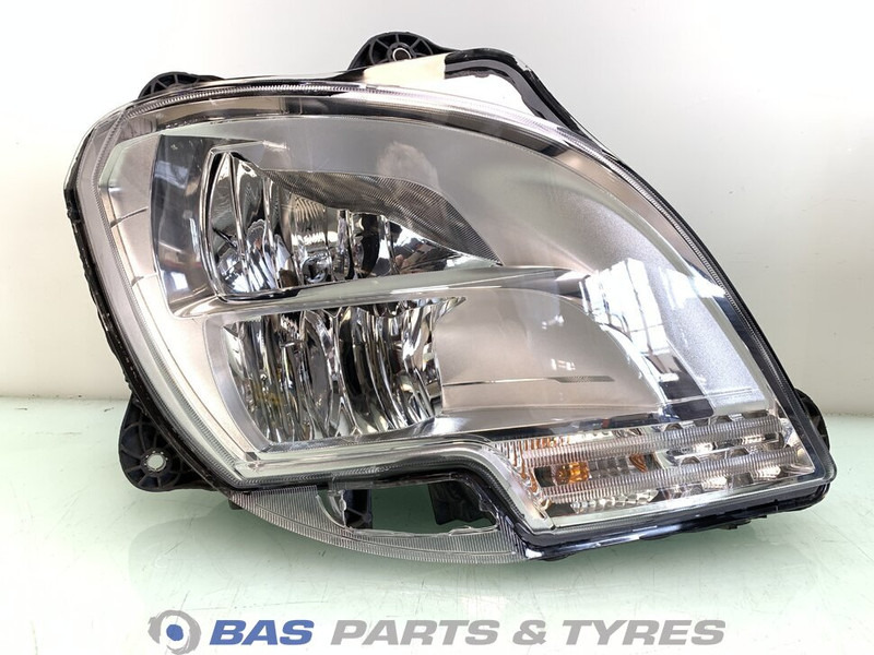 DAF XF106 - Headlight for Truck: picture 1 DAF XF106 - Headlight for Truck: picture 1