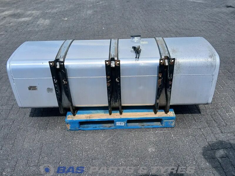 MAN Brandstoftank MAN 780 Liter 81122016776 - Fuel tank for Truck: picture 3 MAN Brandstoftank MAN 780 Liter 81122016776 - Fuel tank for Truck: picture 3