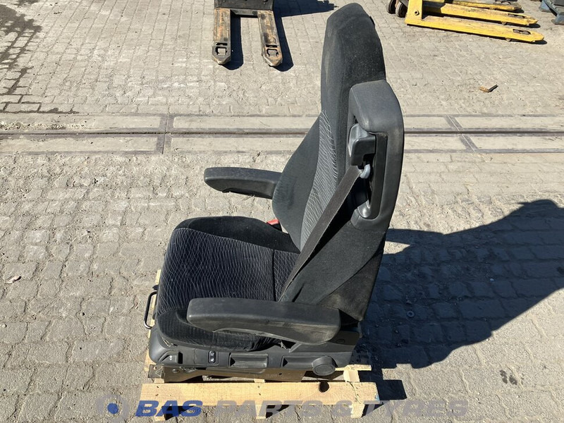 Mercedes-Benz Actros MP4 - Seat for Truck: picture 2 Mercedes-Benz Actros MP4 - Seat for Truck: picture 2