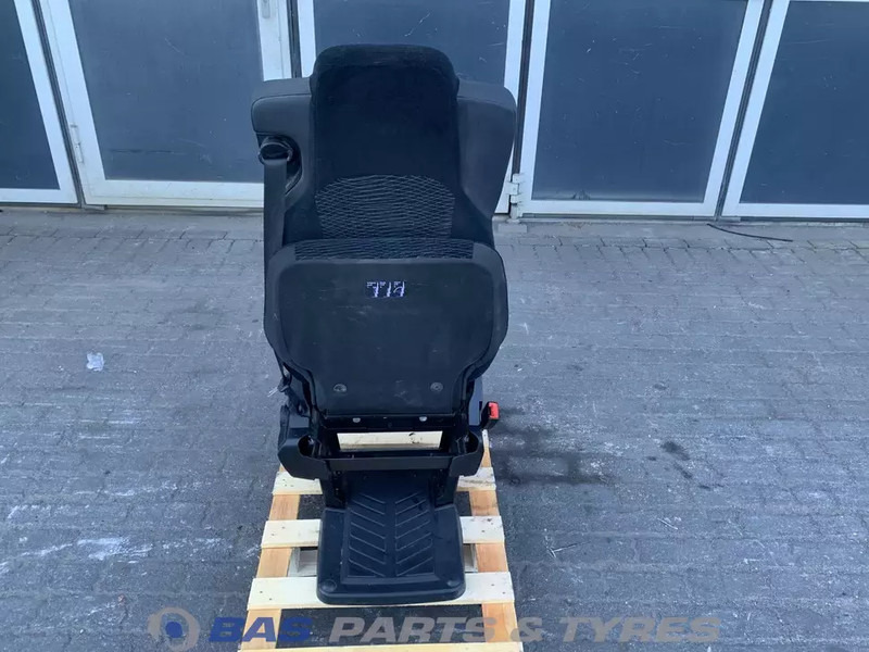 Mercedes-Benz Actros MP4 - Seat for Truck: picture 2 Mercedes-Benz Actros MP4 - Seat for Truck: picture 2