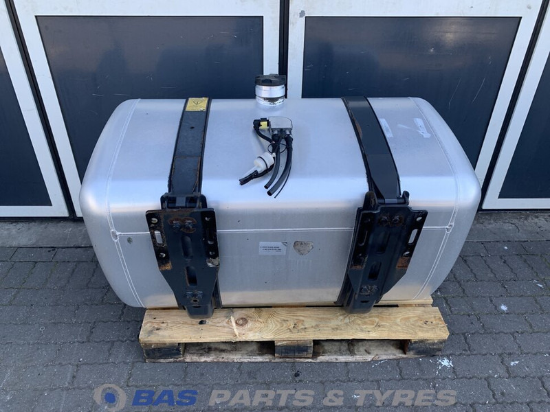 Mercedes-Benz - Fuel tank for Truck: picture 3 Mercedes-Benz - Fuel tank for Truck: picture 3