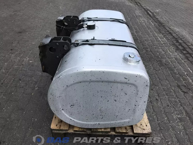 Renault Brandstoftank Renault 415 Liter G0000196 - Fuel tank for Truck: picture 4 Renault Brandstoftank Renault 415 Liter G0000196 - Fuel tank for Truck: picture 4