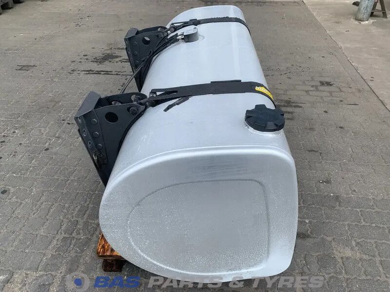 Renault Brandstoftank Renault 650 Liter G0000191 - Fuel tank for Truck: picture 4 Renault Brandstoftank Renault 650 Liter G0000191 - Fuel tank for Truck: picture 4