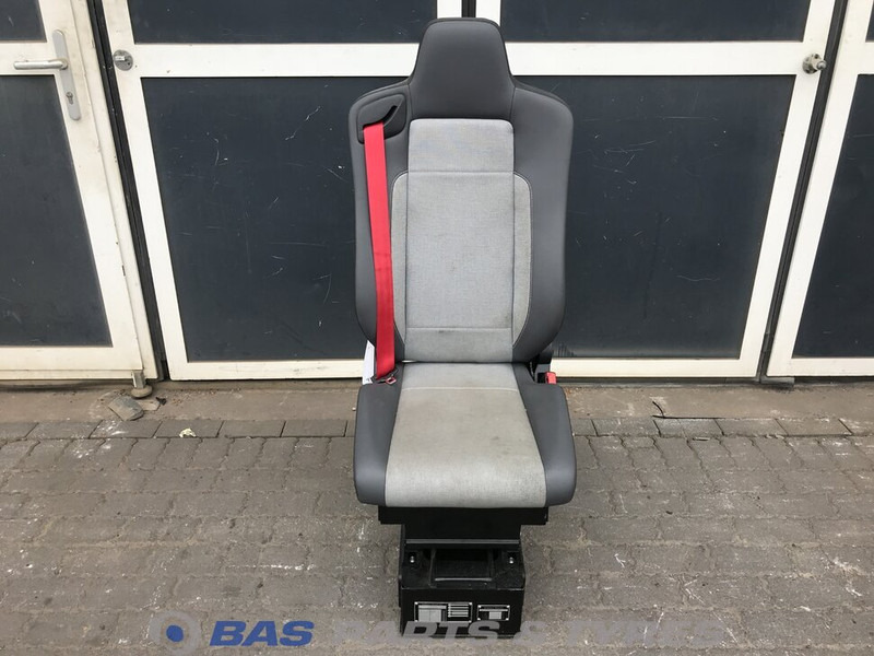 Renault C-Serie Bijrijdersstoel Renault 7482269090 - Seat for Truck: picture 1 Renault C-Serie Bijrijdersstoel Renault 7482269090 - Seat for Truck: picture 1