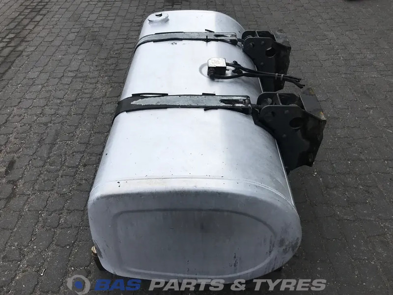 Renault - Fuel tank for Truck: picture 2 Renault - Fuel tank for Truck: picture 2