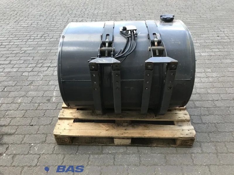 Renault - Fuel tank for Truck: picture 3 Renault - Fuel tank for Truck: picture 3