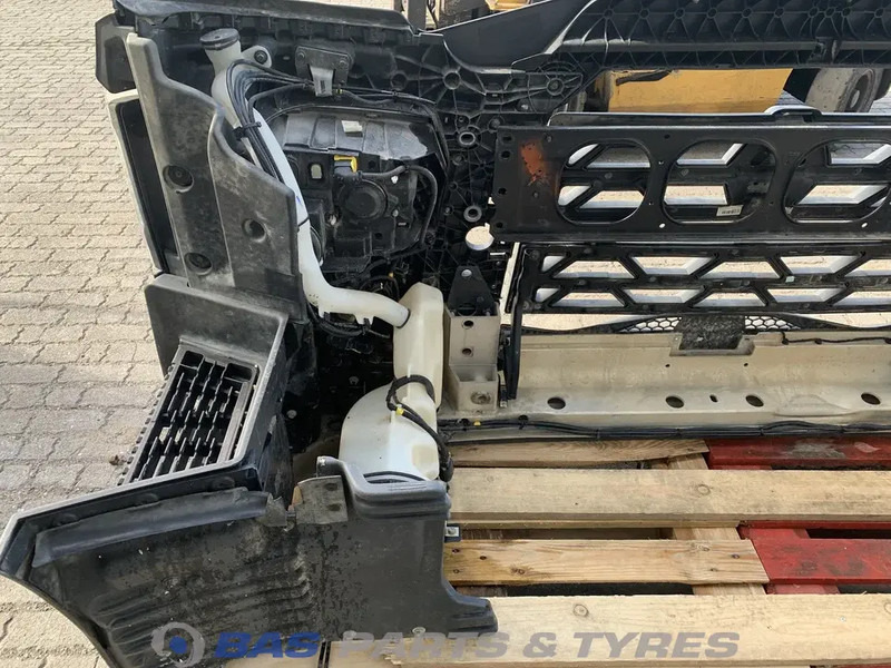 Renault T-Serie Bumper Renault 7482291437 - Bumper for Truck: picture 4 Renault T-Serie Bumper Renault 7482291437 - Bumper for Truck: picture 4