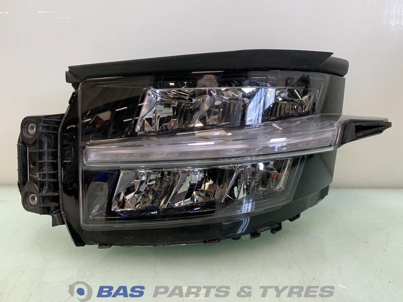 Renault T-Serie Evolution - Headlight for Truck: picture 1 Renault T-Serie Evolution - Headlight for Truck: picture 1