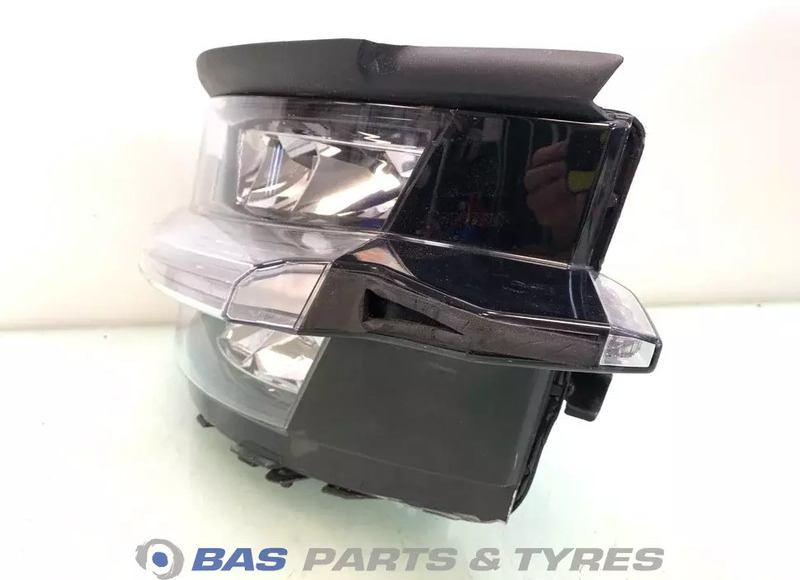Renault T-Serie Evolution - Headlight for Truck: picture 2 Renault T-Serie Evolution - Headlight for Truck: picture 2