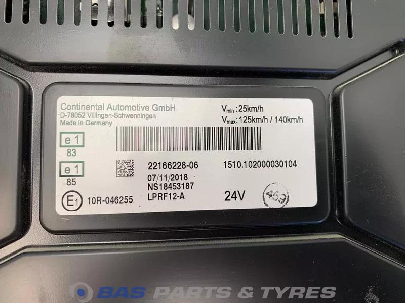 Renault T-Serie Instrumentenpaneel Renault 7421627137 - Dashboard for Truck: picture 4 Renault T-Serie Instrumentenpaneel Renault 7421627137 - Dashboard for Truck: picture 4