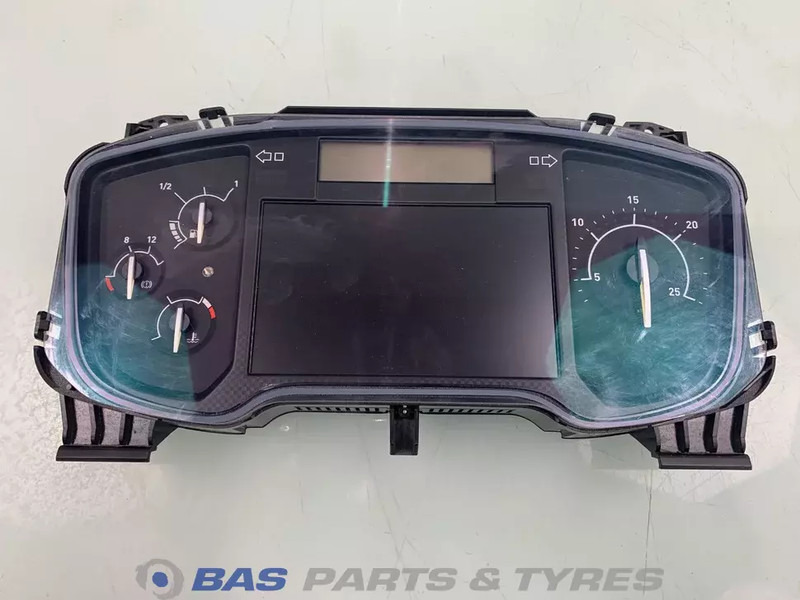 Renault T-Serie Instrumentenpaneel Renault 7421627137 - Dashboard for Truck: picture 1 Renault T-Serie Instrumentenpaneel Renault 7421627137 - Dashboard for Truck: picture 1