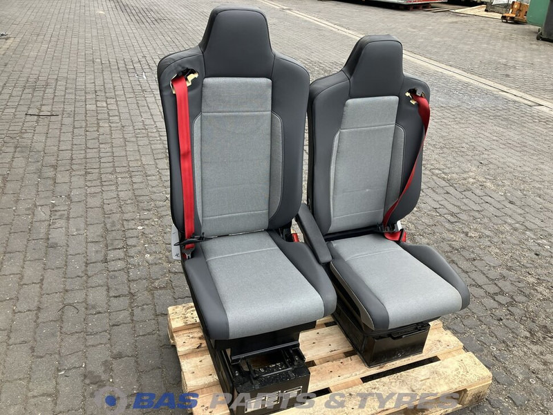 Renault T-Serie - Seat for Truck: picture 1 Renault T-Serie - Seat for Truck: picture 1