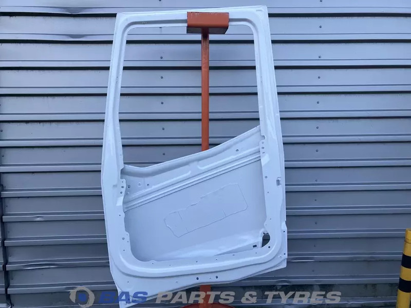 Renault T-Serie - Door and parts for Truck: picture 2 Renault T-Serie - Door and parts for Truck: picture 2