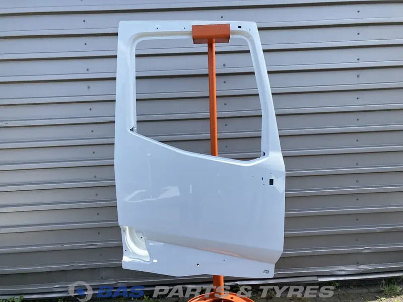 Renault T-Serie - Door and parts for Truck: picture 1 Renault T-Serie - Door and parts for Truck: picture 1