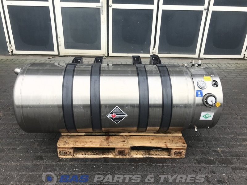 Scania LNG tank Scania 406 Liter 2782050 - Fuel tank for Truck: picture 1 Scania LNG tank Scania 406 Liter 2782050 - Fuel tank for Truck: picture 1
