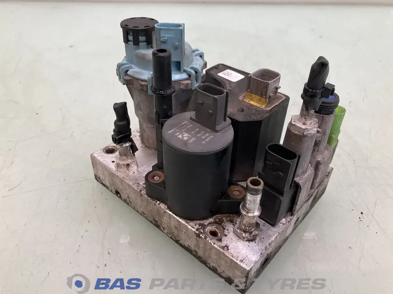 Renault AdBlue pomp Renault 7421679299 - Spare parts for Truck: picture 2 Renault AdBlue pomp Renault 7421679299 - Spare parts for Truck: picture 2